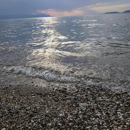 Poseidonia 50 & 70 Sqm With Sea View * Corinth